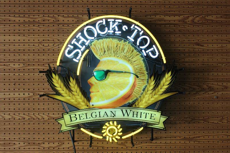 lot 1007 image: Shock Top Belgian White Neon Sign