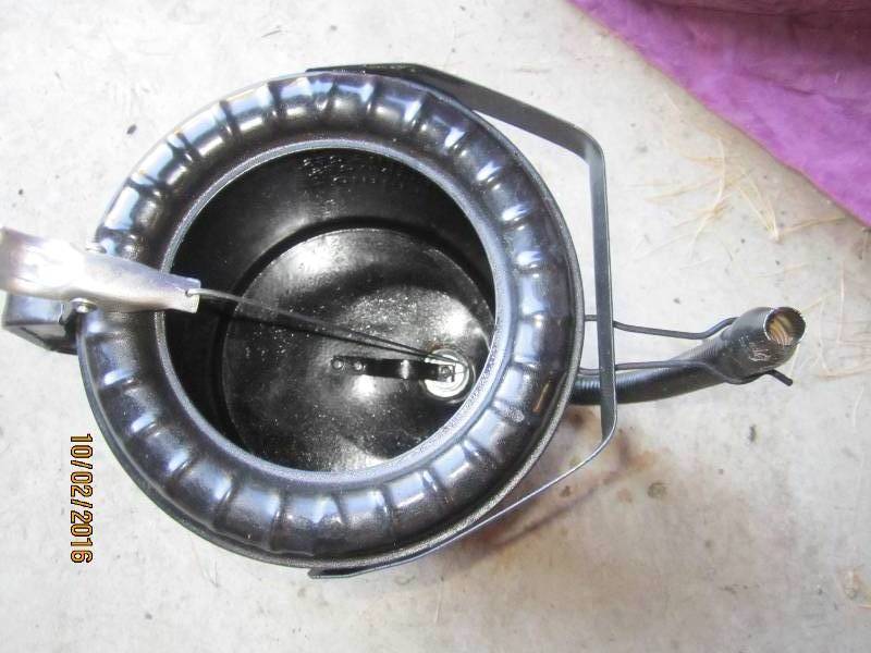 lot 45 image: Guardian 8 qt measuring can with fl...