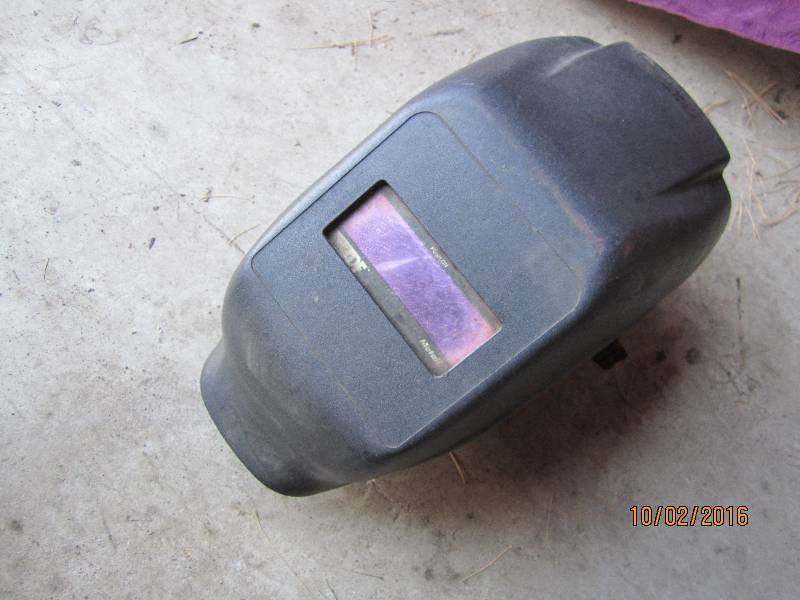 lot 49 image: Automatic darkening welding helmet,...