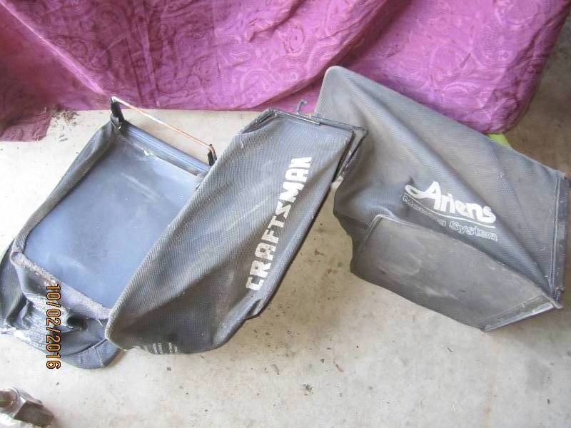 lot 52 image: 3 lawnmower bags...