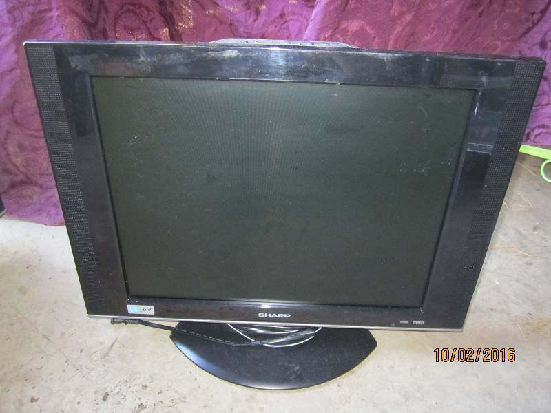 lot 57 image: Sharp flat screen TV monitor, 20...
