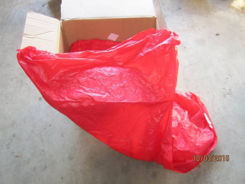 lot 68 image: Box of elastic corner 6 foot table ...