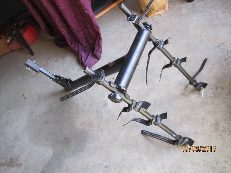 lot 84 image: Schwinn bike car rack...