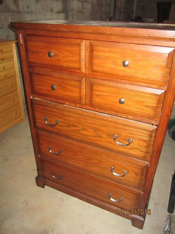 lot 112 image: Dresser, back of top is damaged, 40...