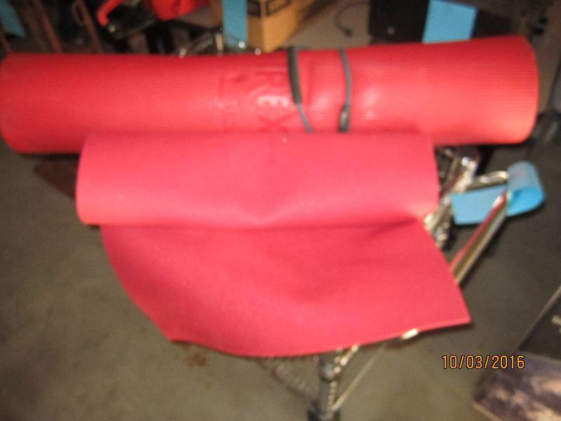 lot 117 image: Large and small yoga mat...