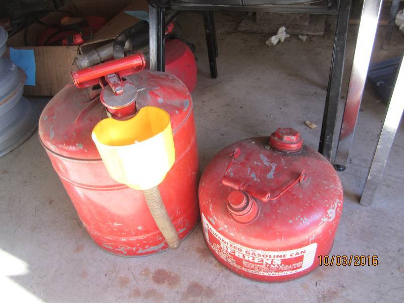 lot 119 image: 2 gas cans...