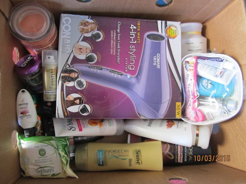 lot 130 image: Lot of hair care products...