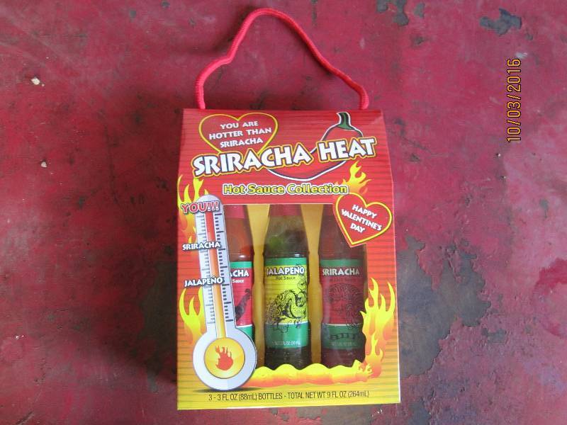 lot 137 image: Sriracha Hot sauce set...