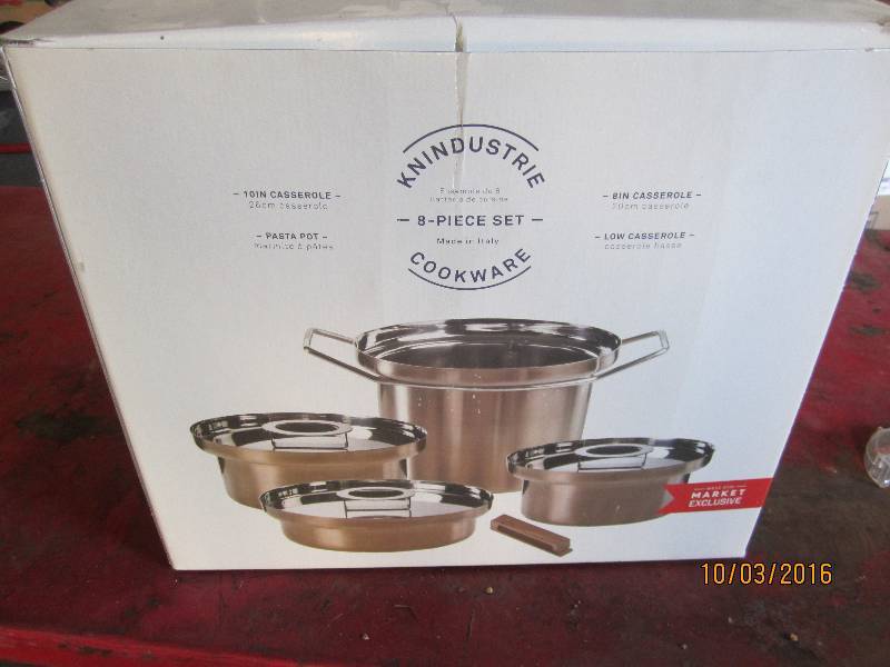 lot 139 image: New Knindustry Italian 8 piece cook...