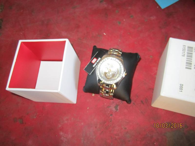 lot 143 image: New Ecko watch...