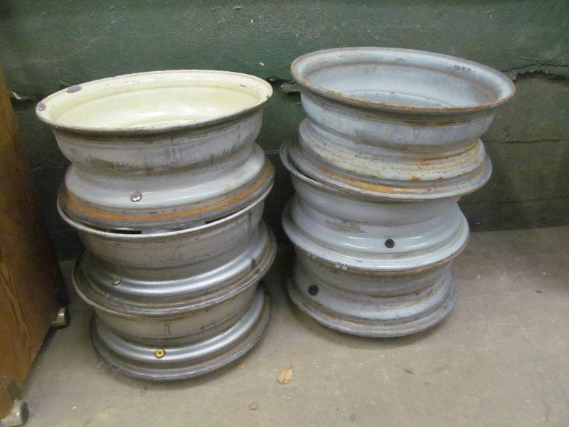 lot 1 image: Wheels