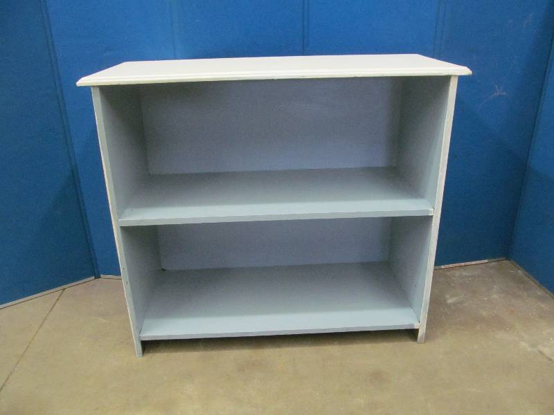 lot 2 image: Book Shelf