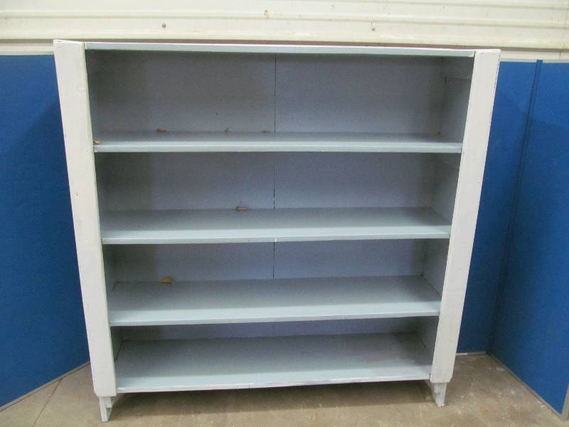 lot 6 image: Book Shelf
