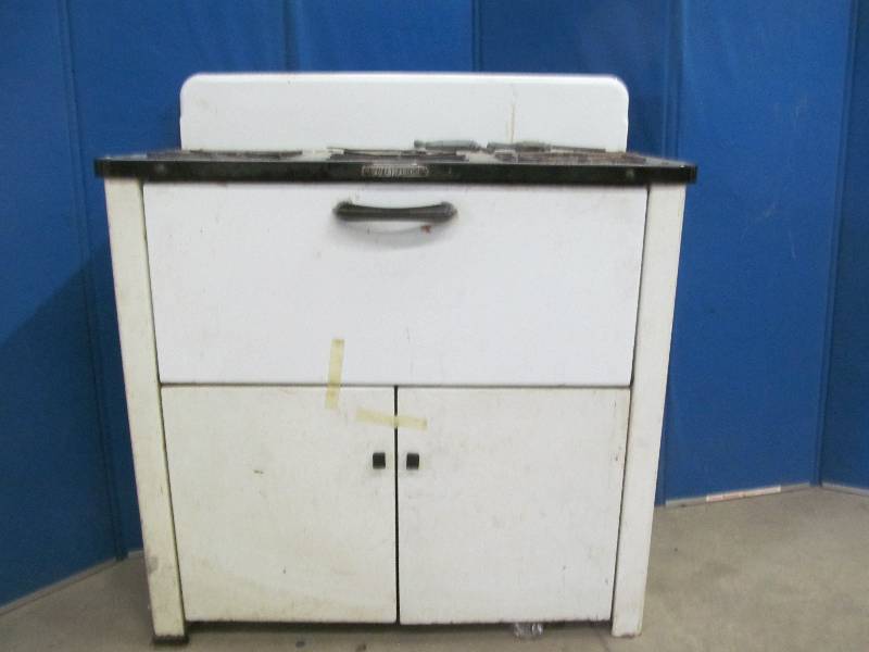 lot 13 image: Vintage Cook Stove