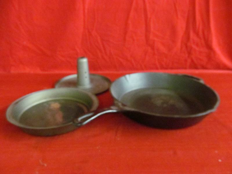 lot 22 image: Cast Iron Fry Pan