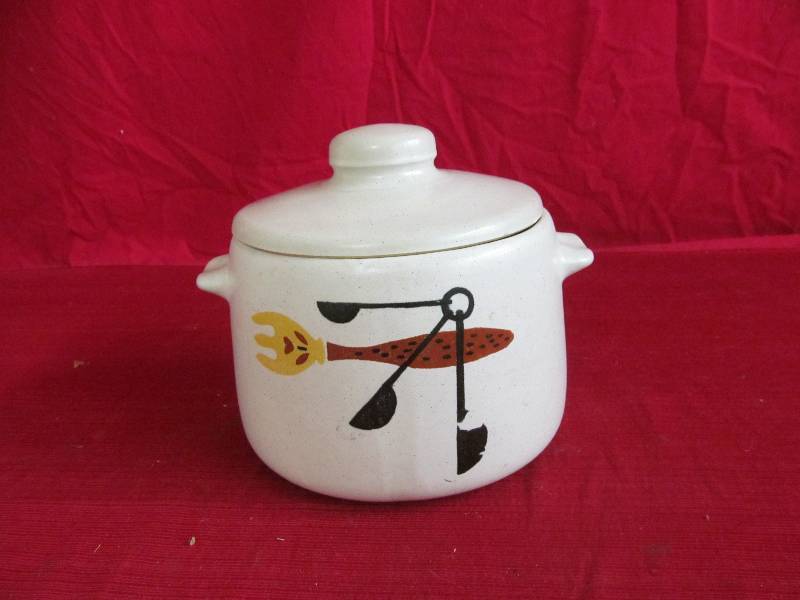 lot 38 image: Stoneware Crock