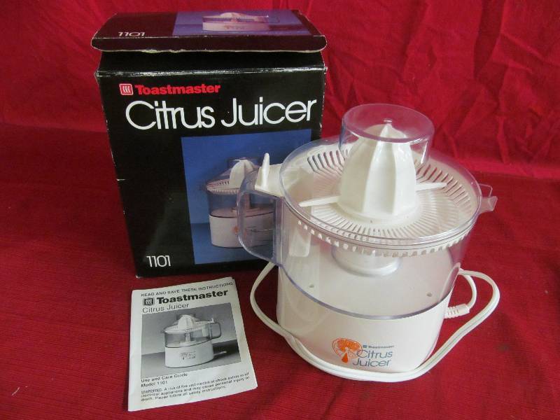 lot 75 image: Citrus Juicer