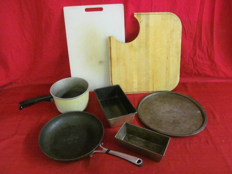 lot 80 image: PansKettleCutting Boards