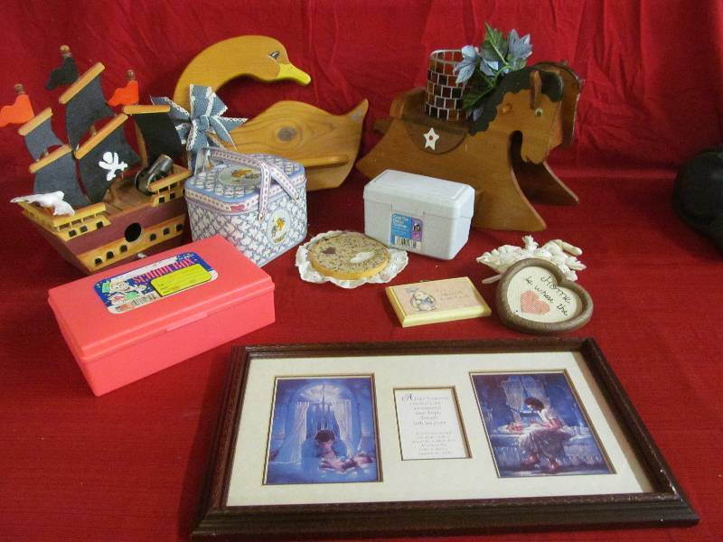 lot 97 image: Wood DcorPicture