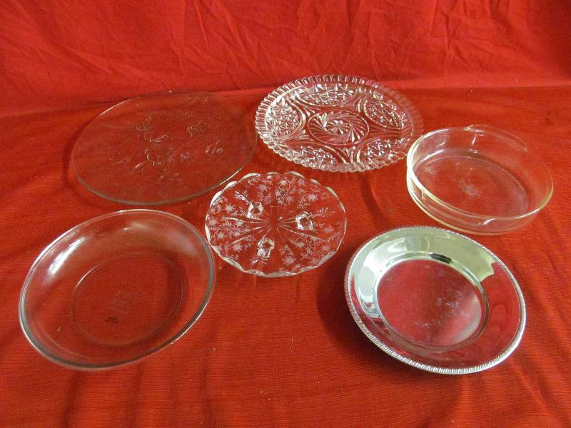 lot 126 image: Fire King DishPlatters