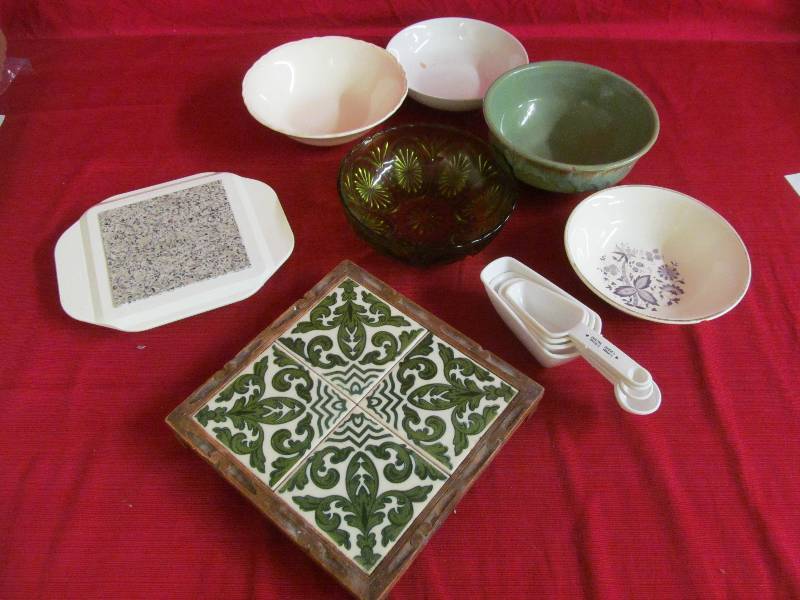 lot 131 image: BowlsHot Plates
