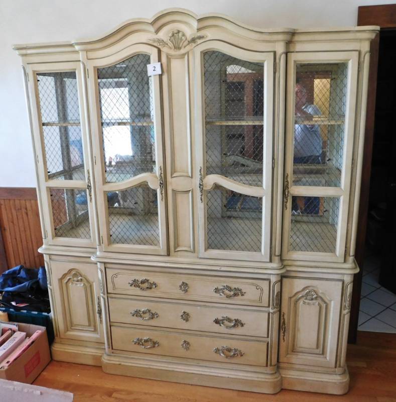 lot 2 image: dining room China buffet