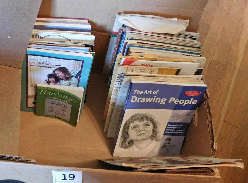 lot 19 image: magazines and booklets