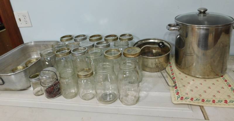 lot 43 image: canning supplies