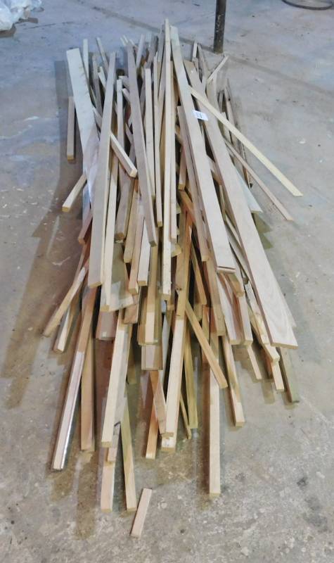 lot 111 image: large lot of trim