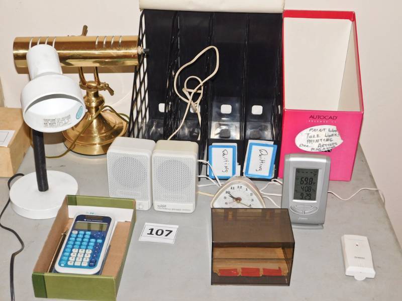 lot 107 image: desktop office items