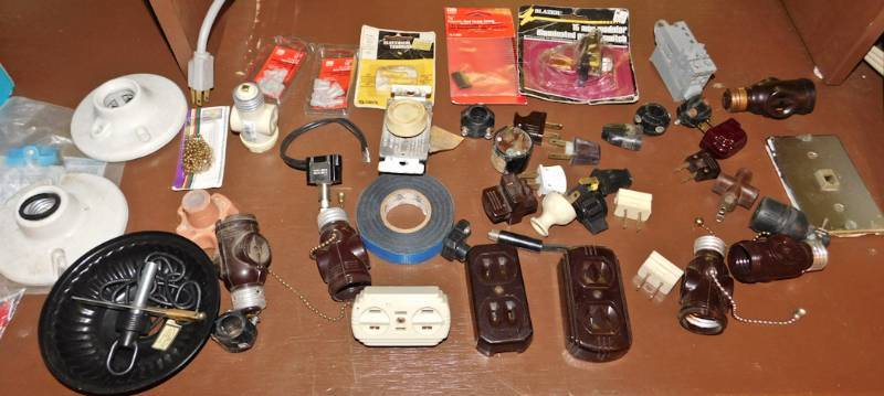 lot 73 image: electrical hardware componets