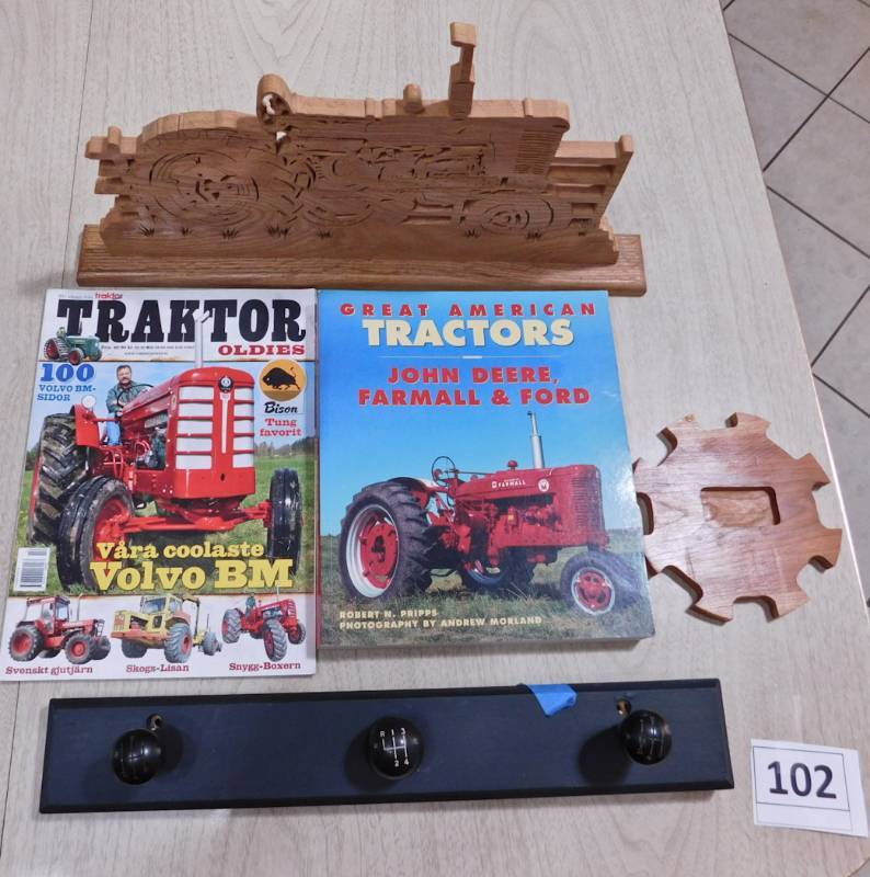 lot 102 image: tractor items