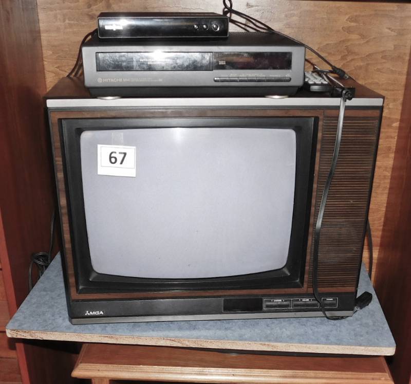 lot 67 image: vintage TV