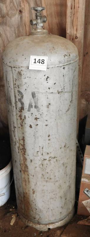 lot 148 image: Large tank ICC 4B240 as seen