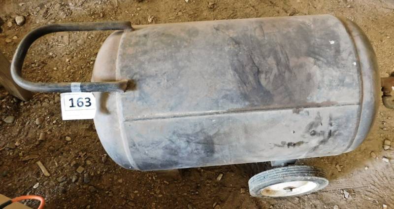 lot 163 image: portable air tank