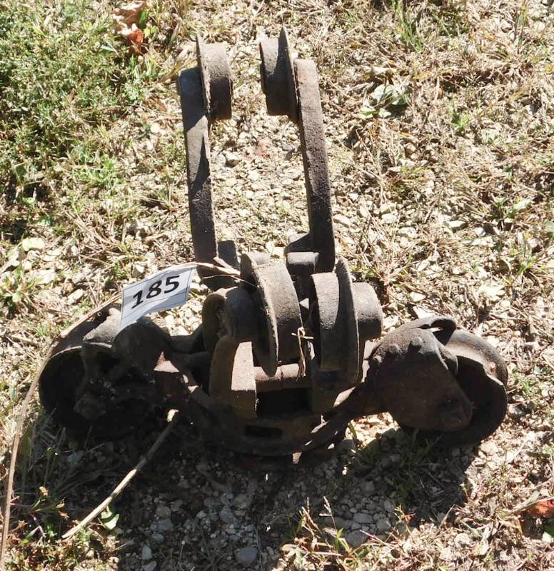 lot 185 image: barn roller for moving heavy items