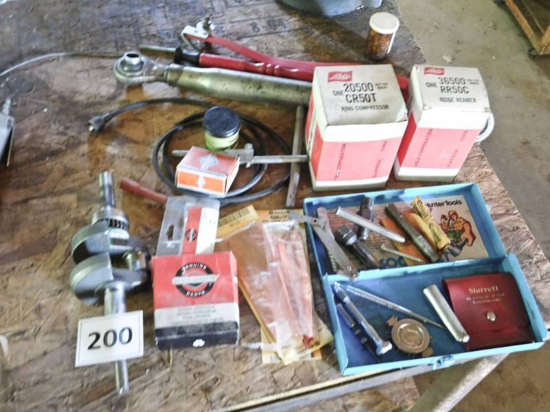 lot 200 image: NOS Brigs and Stratton parts and more