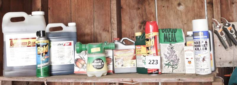 lot 223 image: garden outdoor chemicals weed bugs