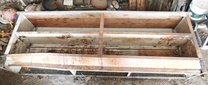 lot 226 image: vintage metal counter of some type