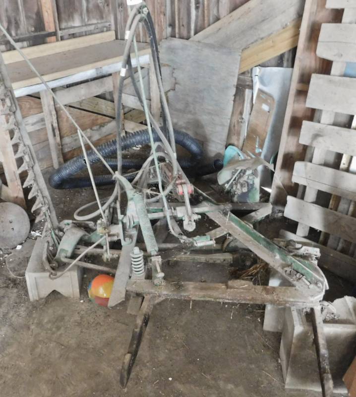 lot 232 image: John Deere hay mower sickle bar as seen