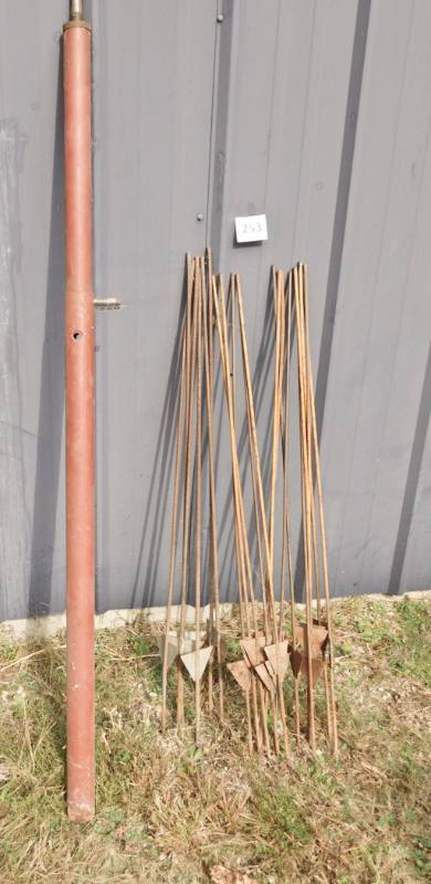lot 259 image: red support pole for bracing