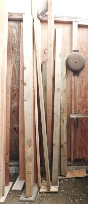 lot 260 image: wooden 2x4s as seen