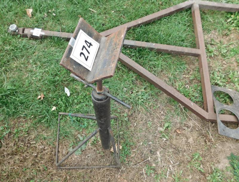 lot 274 image: metal support brace