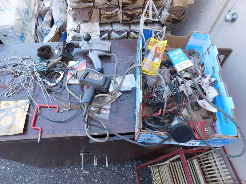 lot 280 image: Power tools, gaskets and more
