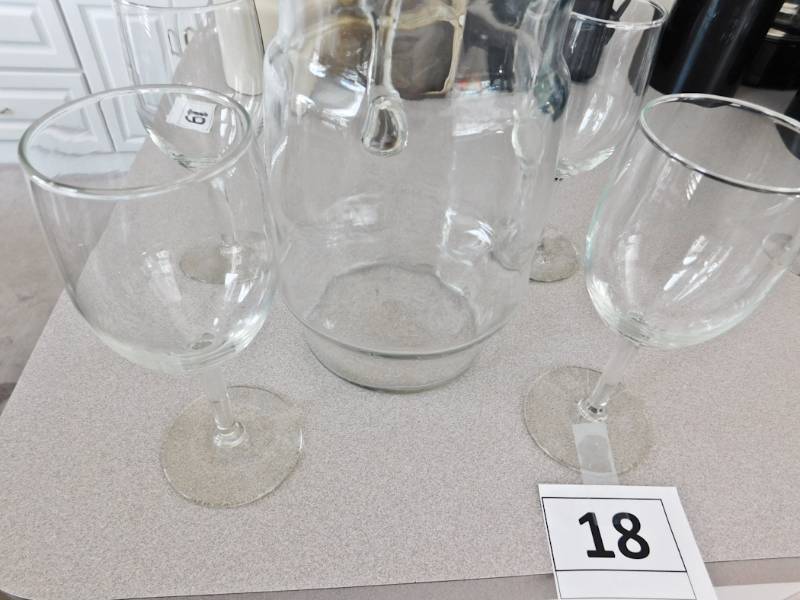 lot 18 image: Pitcher and 4 pc glass stemware