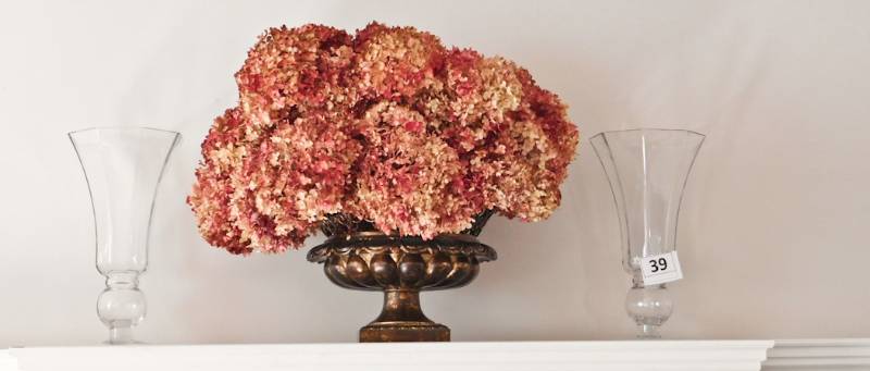 lot 39 image: 2 tall glass vases