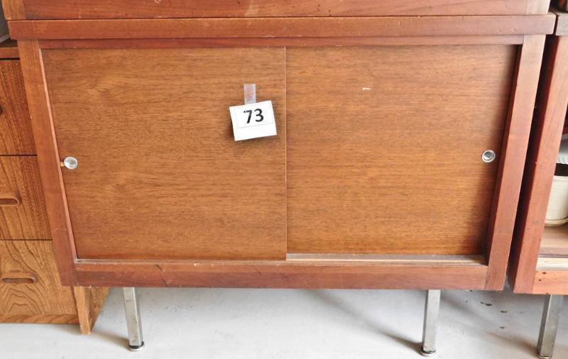 lot 73 image: small wooden cabinet 20.5 x 33.5