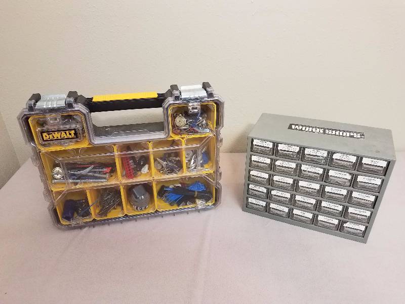 lot 11 image: 2 storage bins