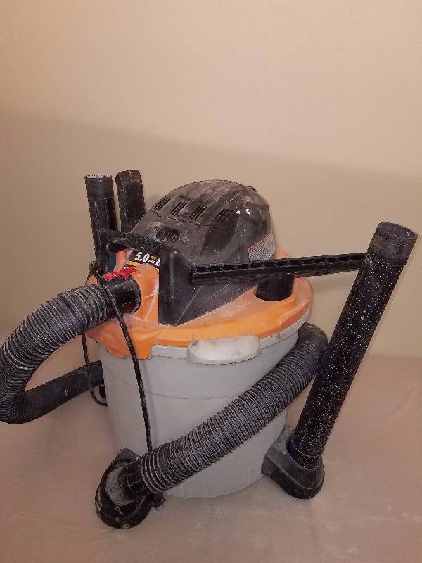 lot 13 image: shop vac