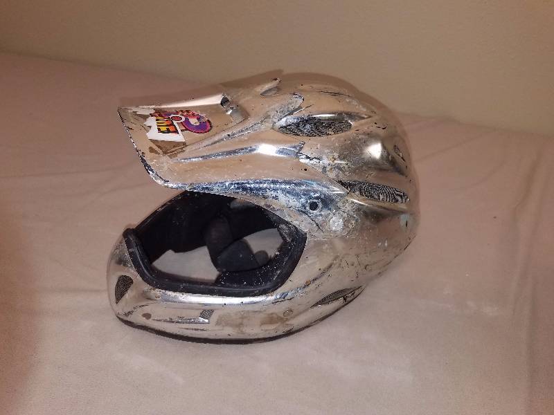 lot 14 image: Racing Helmet